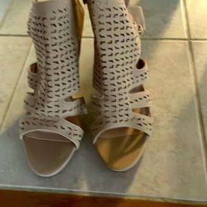 Ankle with side, zipper shoe beige size 10 regular price